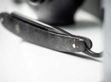 Cargar imagen en el visor de la galería, Navaja de afeitar Böker Manufaktur Solingen Black Amboina