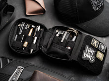Cargar imagen en el visor de la galería, Funda piel Böker Plus Hamburger Pouch - Boker Cuchillos