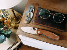 Cargar imagen en el visor de la galería, Navaja Böker Plus F3.5 Micarta - Boker Cuchillos