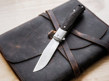 Cargar imagen en el visor de la galería, Navaja Böker Solingen Trapper Bog Oak Wood
